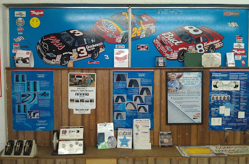 Auto Repair Shop «A & A Tire and Auto Service», reviews and photos, 2603 Lafayette Rd, Indianapolis, IN 46222, USA