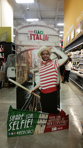 Grocery Store «H-E-B Grocery», reviews and photos, 7811 McPherson Rd, Laredo, TX 78045, USA