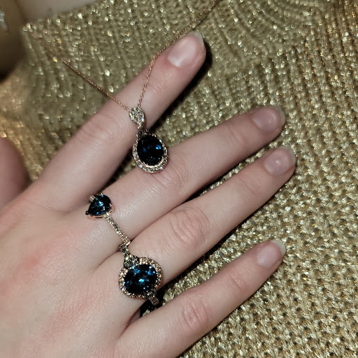 Jewelry Store «Jared The Galleria of Jewelry», reviews and photos, 7 Philbrook Ave, South Portland, ME 04106, USA