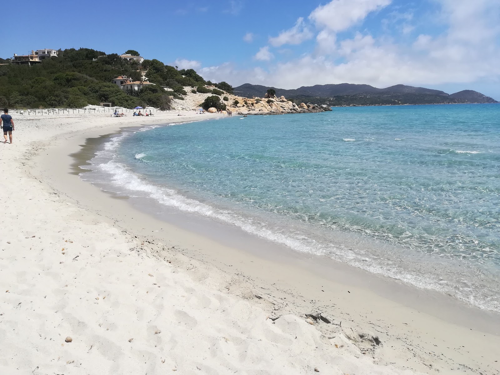 Foto von Porto Giunco (Timi Ama) Strand mit sehr sauber Sauberkeitsgrad