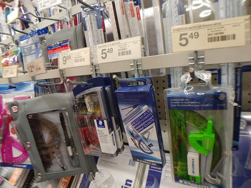 Office Supply Store «Staples», reviews and photos, 13013 Seminole Blvd, Largo, FL 33778, USA