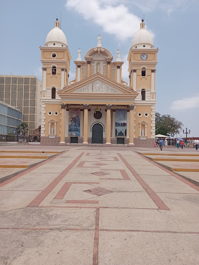 Basílica Santuario De Nuestra Señora De Chiquinquira y San Juan De Dios.