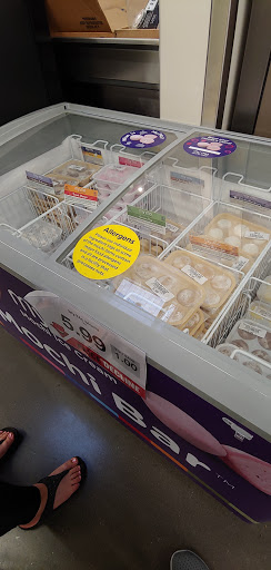 Grocery Store «Hy-Vee», reviews and photos, 1500 Central Park Commons Dr, Eagan, MN 55121, USA