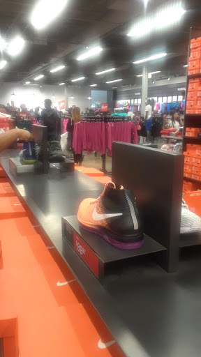 Sporting Goods Store «Nike Factory Store», reviews and photos, 3000 Grapevine Mills Pkwy #611, Grapevine, TX 76051, USA