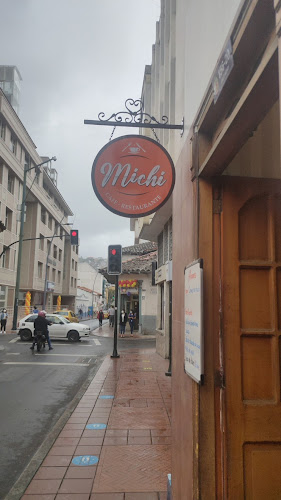 Opiniones de Michi Café Restaurant Bar en Loja - Pub