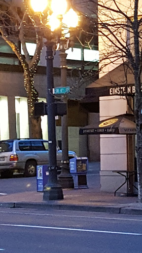 Shopping Mall «Pioneer Place», reviews and photos, 700 SW 5th Ave, Portland, OR 97204, USA