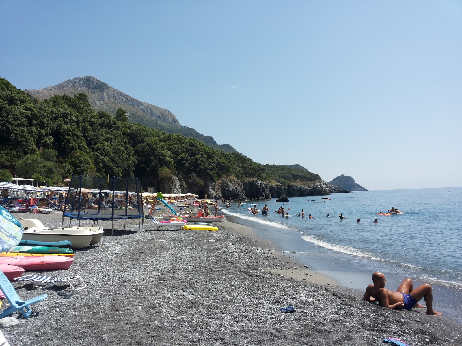 Photo de Spiaggia di Macarro avec petite baie