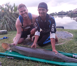 Hookers Fishing Lake Pattaya photo