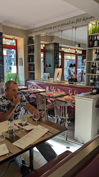 Atmosphère du Restaurant français Restaurant Les Tontons à Paris - n°17