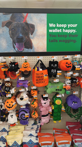 Pet Supply Store «Pet Supplies Plus», reviews and photos, 2480 Albany Ave, West Hartford, CT 06117, USA
