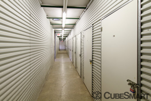 Self-Storage Facility «CubeSmart Self Storage», reviews and photos, 1080 Butterfield Rd, Mundelein, IL 60060, USA