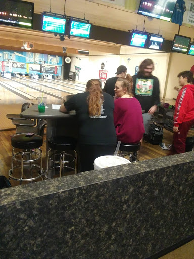 Bowling Alley «Triangle Bowl», reviews and photos, 700 Triangle Ctr, Longview, WA 98632, USA
