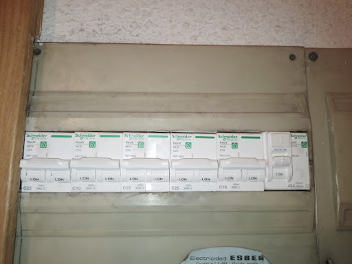 Técnico electricista en Valencia, Valencia