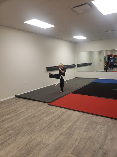 Health Club «Utopia Fitness & Tanning», reviews and photos, 703 E Broad St, Mansfield, TX 76063, USA