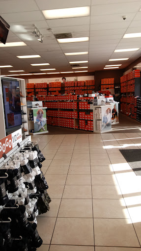 Shoe Store «Famous Footwear», reviews and photos, 2810 W Monte Vista Ave, Turlock, CA 95380, USA