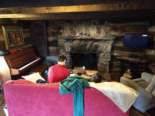 Lodge «Lydia Mountain Lodge and Log Cabins», reviews and photos, 3374 Spotswood Trail, Stanardsville, VA 22973, USA