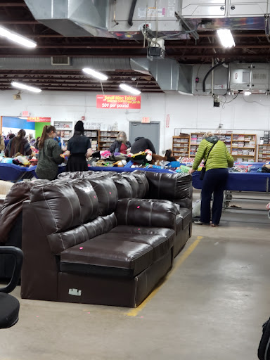 Thrift Store «St. Vincent de Paul Dig & Save Outlet», reviews and photos, 1900 S Park St, Madison, WI 53713, USA