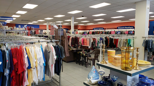 Thrift Store «Goodwill Danbury Store and Donation Station», reviews and photos, 2 Beaver Brook Rd, Danbury, CT 06810, USA