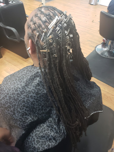 Hair Salon «Perfect Reflectionz Beauty Salon and BarberShop», reviews and photos, 5805 Silver Hill Rd, District Heights, MD 20747, USA