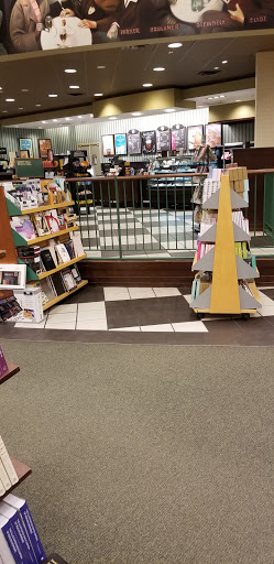 Book Store «Barnes & Noble», reviews and photos, 5132 W Saginaw Hwy, Lansing, MI 48917, USA