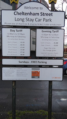 Reviews of Public Parking in Swindon - Parking garage