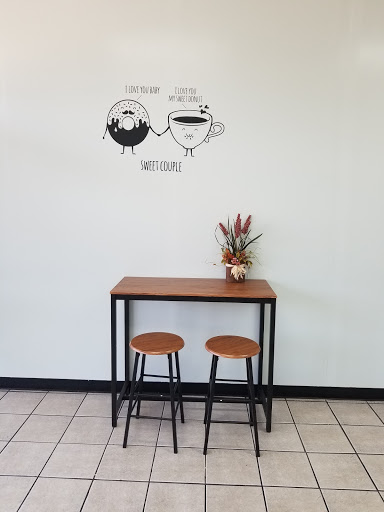 Donut Shop «Family Smile Donut Shop», reviews and photos, 1820 Valley View Ln #126, Irving, TX 75061, USA