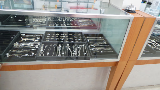 Pawn Shop «R J Jewelry & Loan Co», reviews and photos, 1210 Bloomingdale Rd, Glendale Heights, IL 60139, USA
