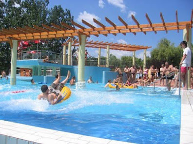 Dávodi Gyógyfürdő Kft. Dávod, Dávodi Gyógyfürdő Kft., Béke tér 1, 6524 Magyarország
