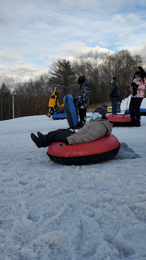 Resort «White Lightning Snowtubing at the Fernwood Winter Fun Center», reviews and photos, 124 Golf Dr #2, East Stroudsburg, PA 18302, USA