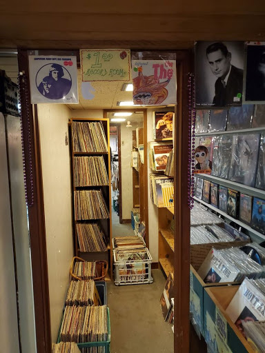 Used Book Store «Maya Books & Music», reviews and photos, 201 E 1st St, Sanford, FL 32771, USA