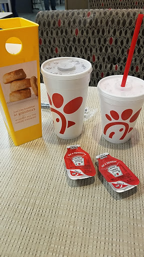 Fast Food Restaurant «Chick-fil-A», reviews and photos, 2610 Edgewood Rd SW, Cedar Rapids, IA 52404, USA