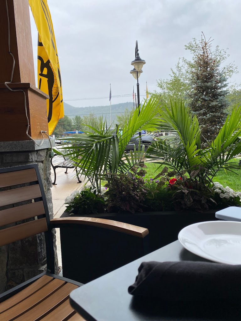 Black Cap Grille 03860