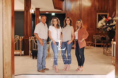 Carrie Lynch | Lifestyle Ranch & Home Group | Compass RE