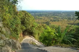 Wisata Bukit Surowiti image
