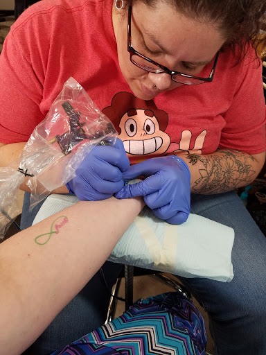 Tattoo Shop «Ink Slingers», reviews and photos, 1355 E Kearney St, Springfield, MO 65803, USA