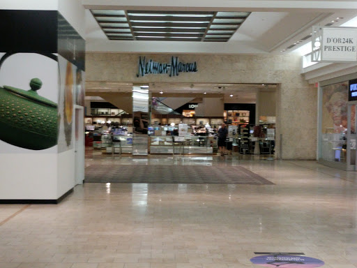 Clothing Store «Neiman Marcus», reviews and photos, 2442 E Sunrise Blvd, Fort Lauderdale, FL 33304, USA