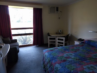 Photos of William MacIntosh Motor Lodge