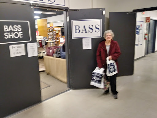 Outlet Store «VF Outlet», reviews and photos, 375 Faunce Corner Rd, North Dartmouth, MA 02747, USA