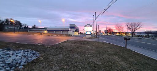 Thrift Store «Re-Uzit Shop of New Holland», reviews and photos, 707 W Main St, New Holland, PA 17557, USA