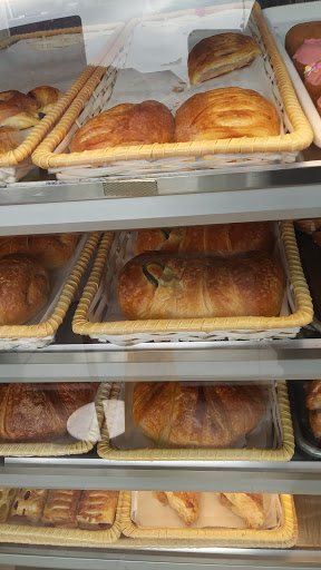 Donut Shop «Miss Donut & Bakery», reviews and photos, 331 N State College Blvd, Fullerton, CA 92831, USA