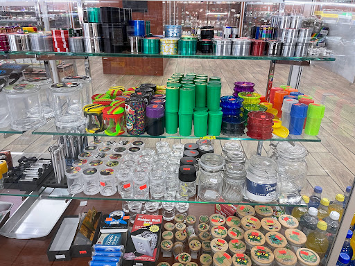 Vaporizer Store «M&M Smoke Shop», reviews and photos, 18519 Yorba Linda Blvd, Yorba Linda, CA 92886, USA