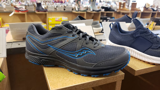 Shoe Store «DSW Designer Shoe Warehouse», reviews and photos, 43 Middlesex Turnpike, Burlington, MA 01803, USA