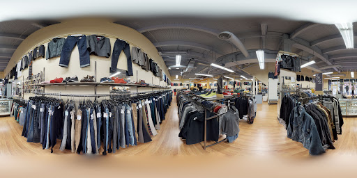 Used Clothing Store «Crossroads Trading Co.», reviews and photos, 128 NW 23rd Ave, Portland, OR 97210, USA