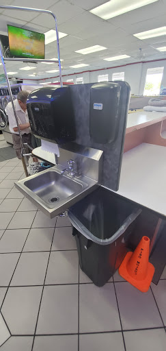 Laundromat «Gilbert Coinless Laundry», reviews and photos, 334 N Gilbert Rd, Mesa, AZ 85203, USA