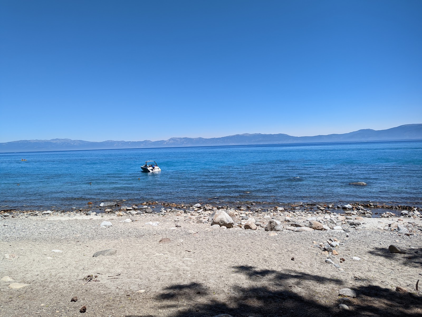 Foto av Sugar Pine Point Beach med rymlig strand