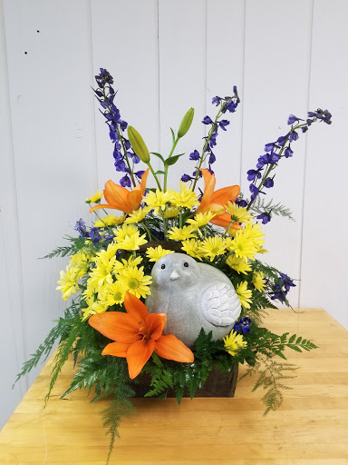 Florist «Rayola Florist», reviews and photos, 919 N State Rd, Davison, MI 48423, USA