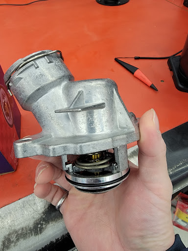 Auto Parts Store «AutoZone», reviews and photos, 14850 E 14th St, San Leandro, CA 94578, USA