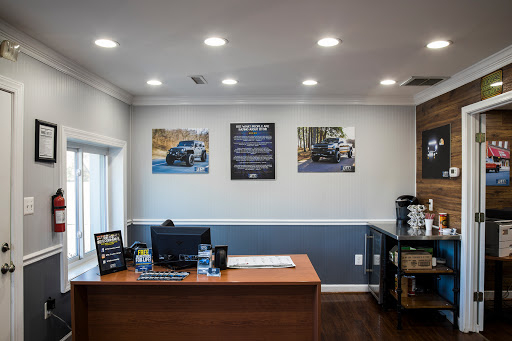 Car Dealer «Dealers Trade Outlet», reviews and photos, 16327 Lee Hwy, Gainesville, VA 20155, USA