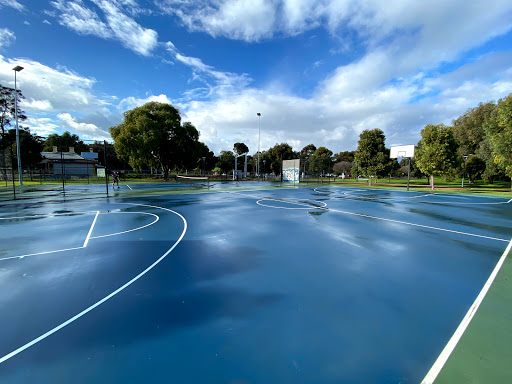 Courts with lights (free)