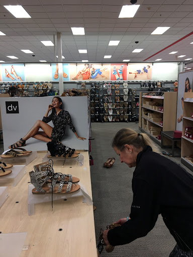 Department Store «Target», reviews and photos, 1400 E Lake Cook Rd, Wheeling, IL 60090, USA